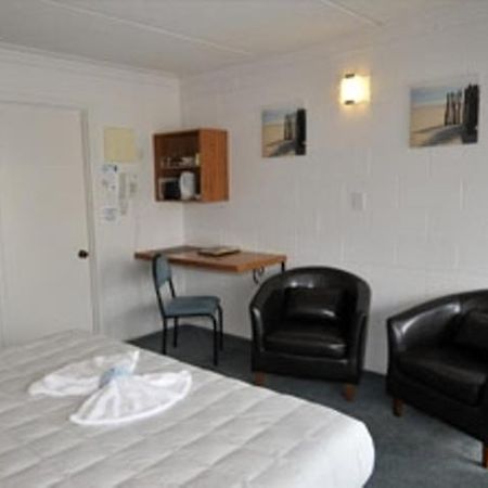 Beachcomber Motel Gisborne Bagian luar foto